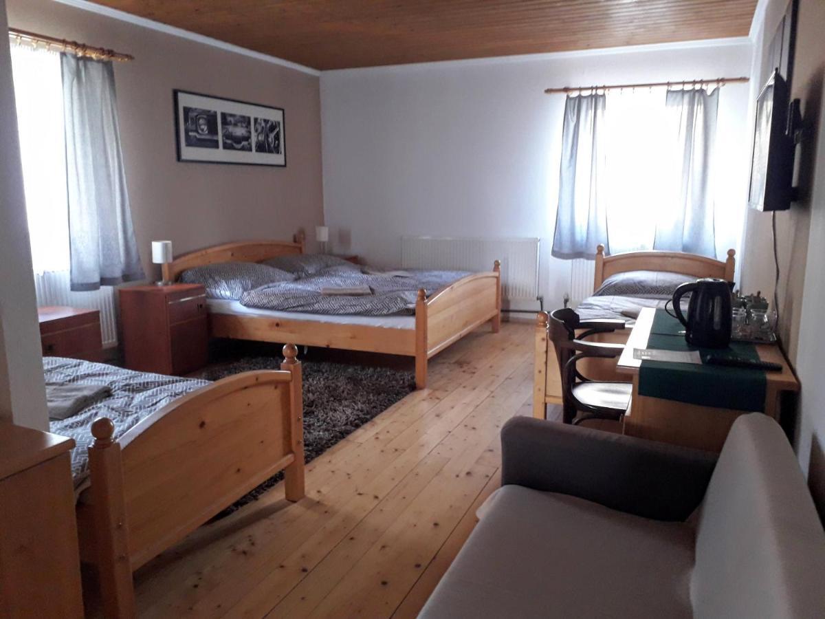 Penzion Na Strelnici Poděbrady Exteriör bild