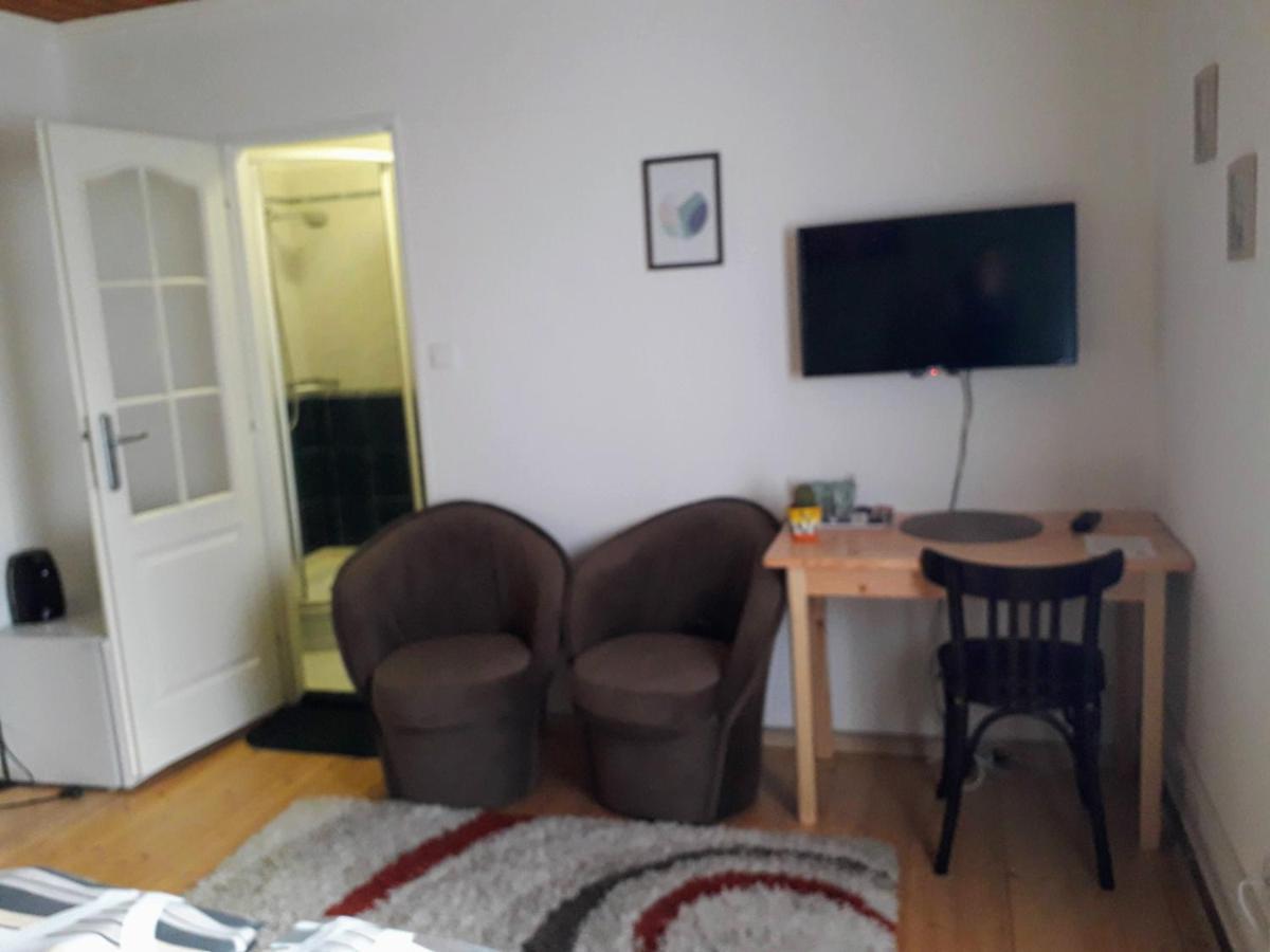 Penzion Na Strelnici Poděbrady Exteriör bild