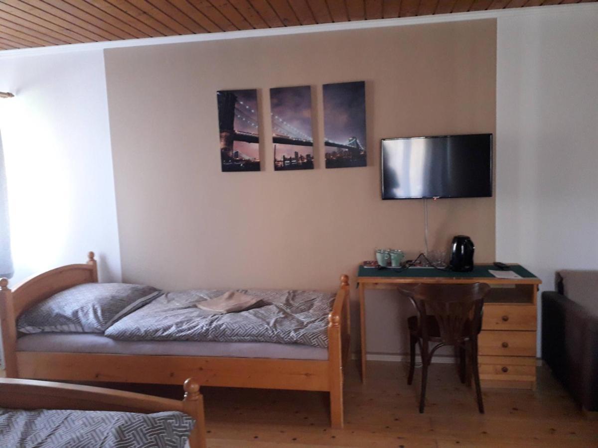 Penzion Na Strelnici Poděbrady Exteriör bild