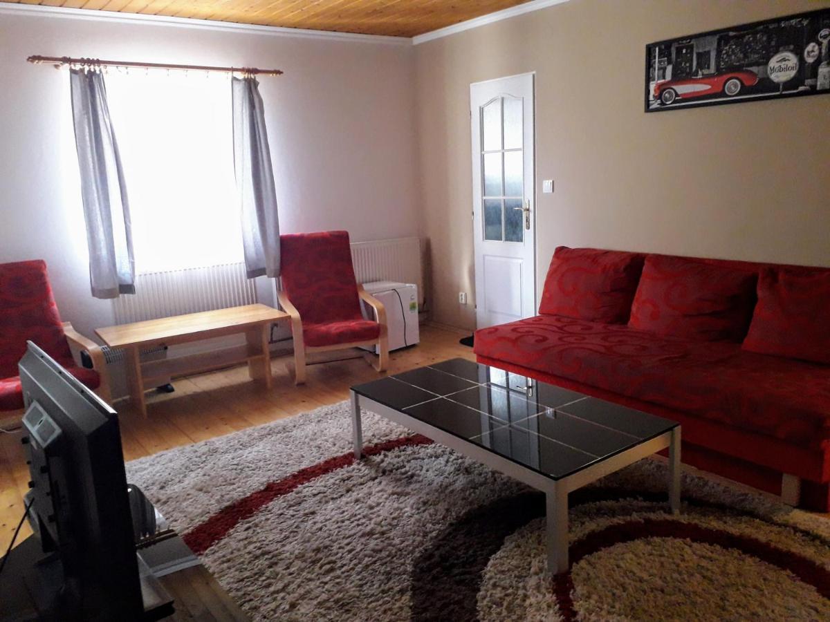 Penzion Na Strelnici Poděbrady Exteriör bild