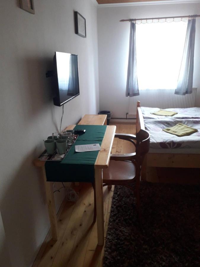 Penzion Na Strelnici Poděbrady Exteriör bild